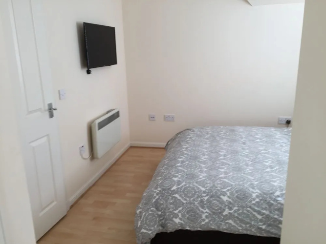 8 Varis Apartments