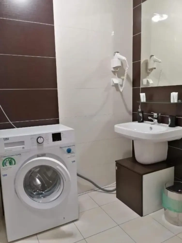 Sextuple Apartment