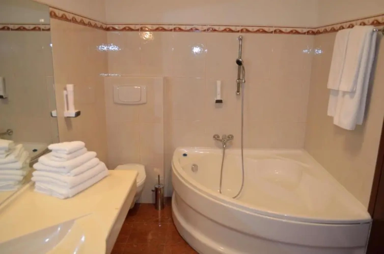2 Bedrooms Double Suite