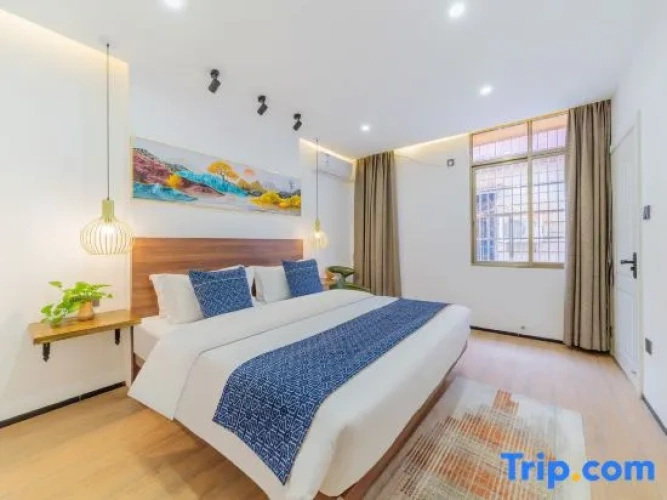 1 Bedroom Deluxe Suite with lake view