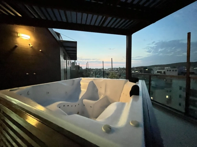 4 Bedrooms Deluxe Apartment with bay view