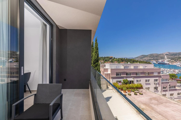 Grazel lovely studio by Irundo