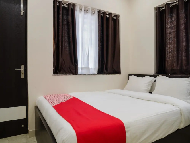 OYO Flagship 11684 Divya Jyoti Inn
