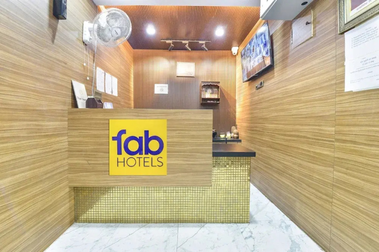 Fabhotel Pearl Square