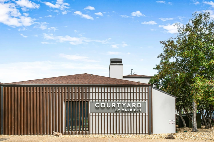 Courtyard Columbus