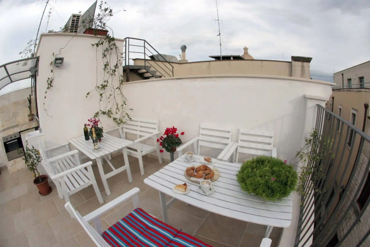 Saint Nicholas Plaza