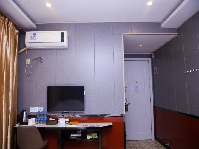 Standard Double room with street view