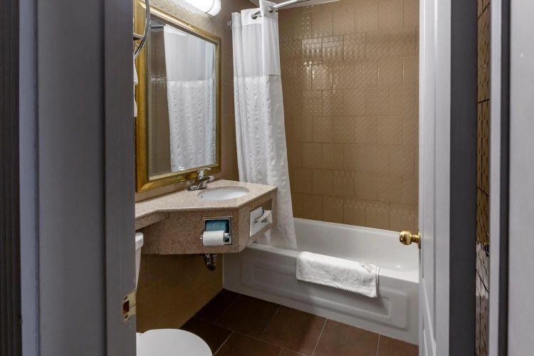 Quality Inn Toronto Airport photo 11