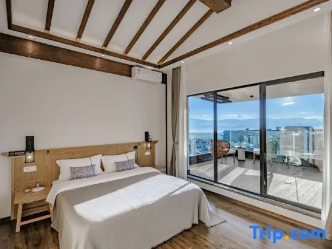 3 Bedrooms Villa with view