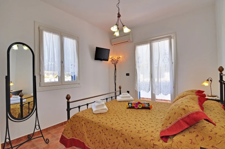 Akitos Maisonette
