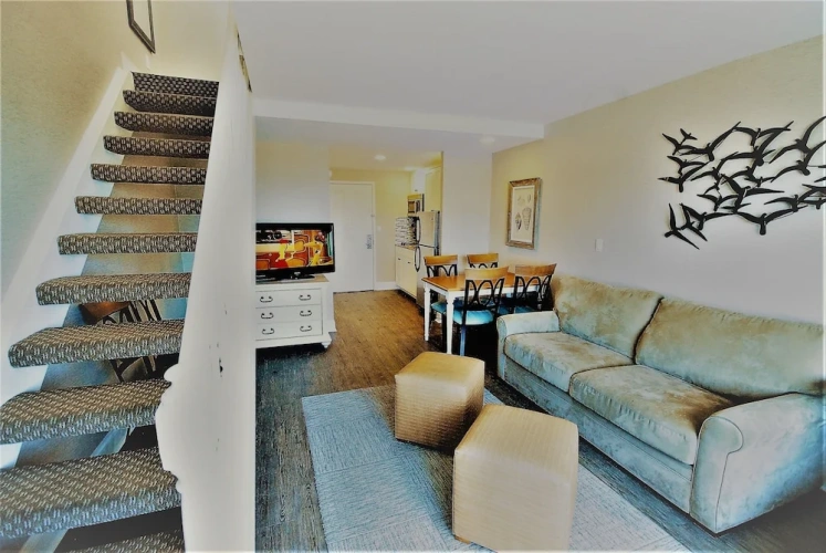 Quadruple Duplex Suite with pool view