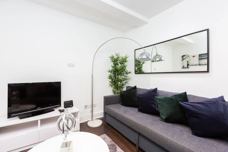Chic Three Bed Shoreditch Gem Sleeps 8 A3