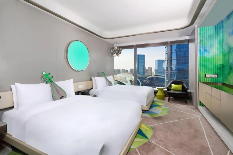 Standard Quadruple room with city view
