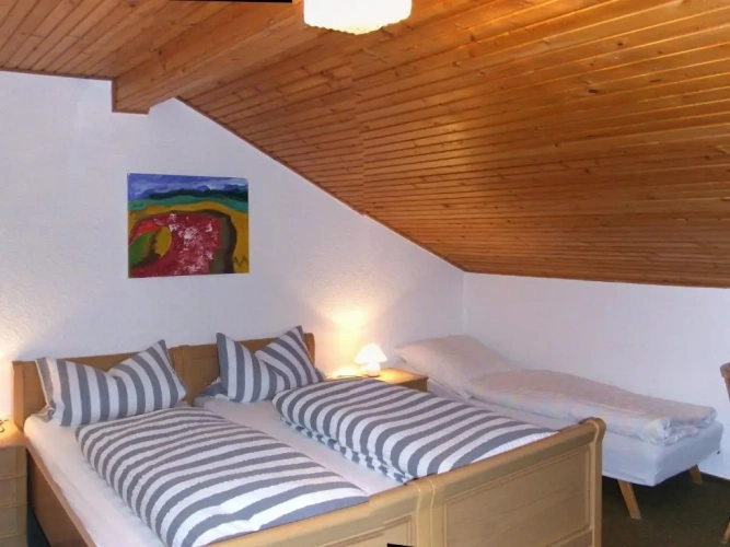 Standard Triple room