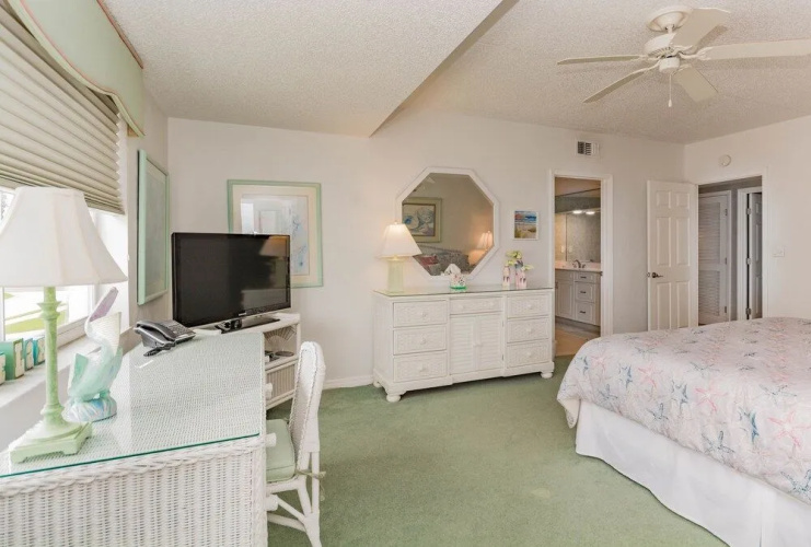 OC104 - Ocean Condo by RedAwning