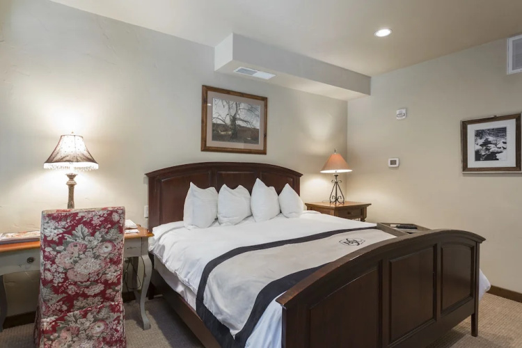 Silver Baron Lodge