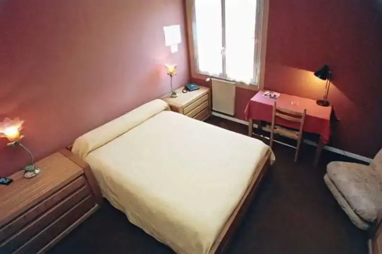 Brit Hotel Armor