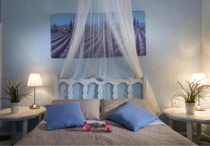 2 Bedrooms Family Apartment with sea view