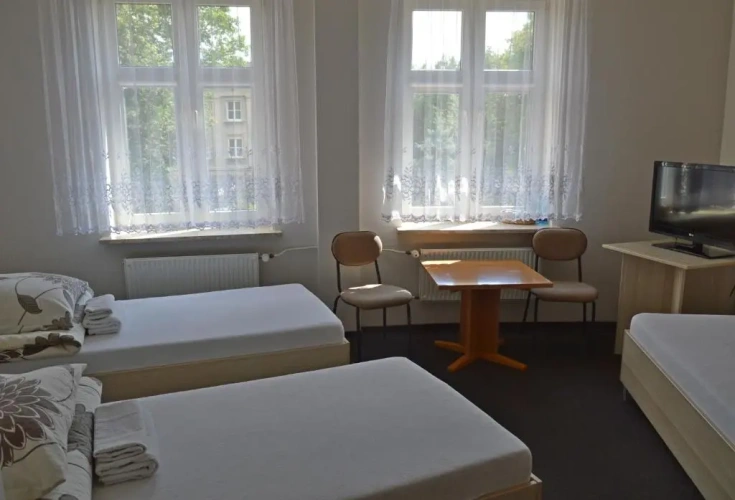 Standard Triple room