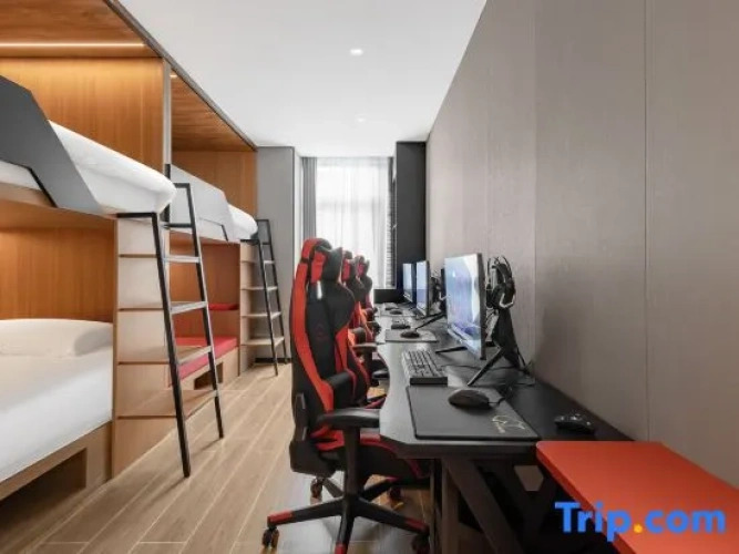 Standard Twin room with balcony