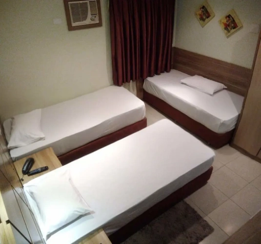 Standard Triple room