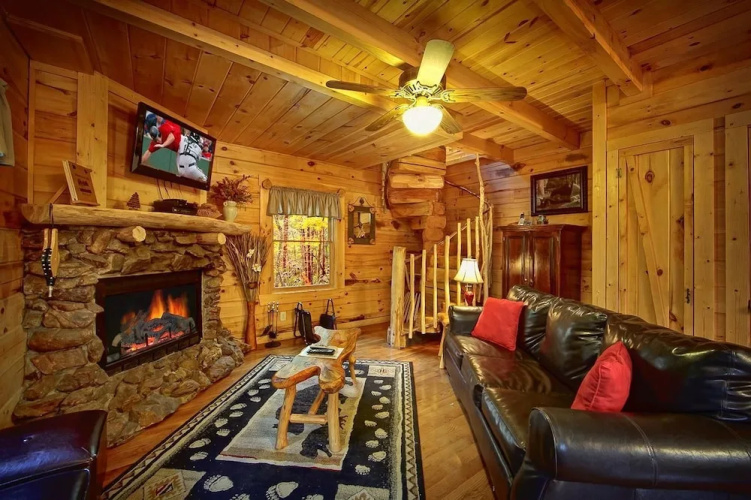 Creekside Hideaway