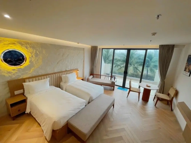 Business Quadruple Studio with balcony and with mountain view