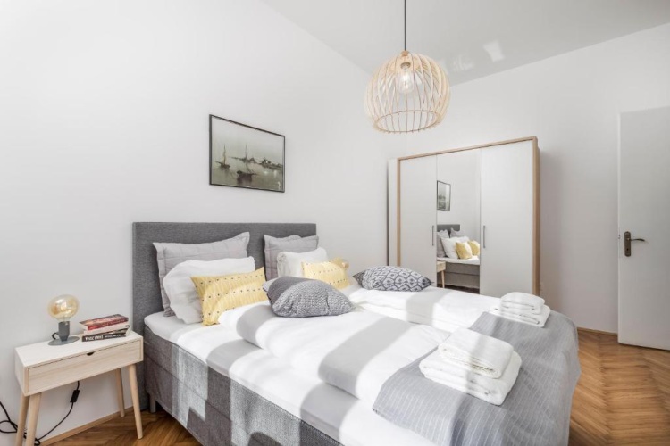 2 Bedrooms Apartment
