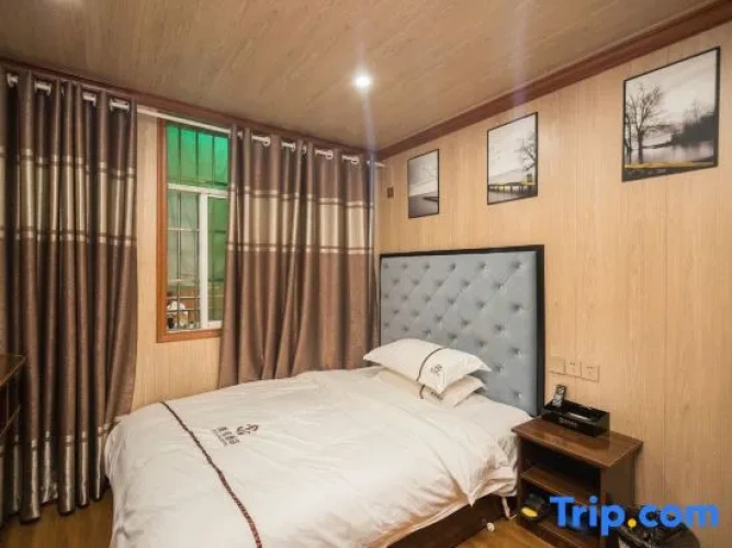 Deluxe Quadruple Suite