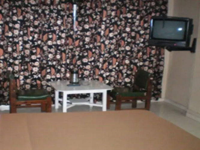 Dwarka Hotel
