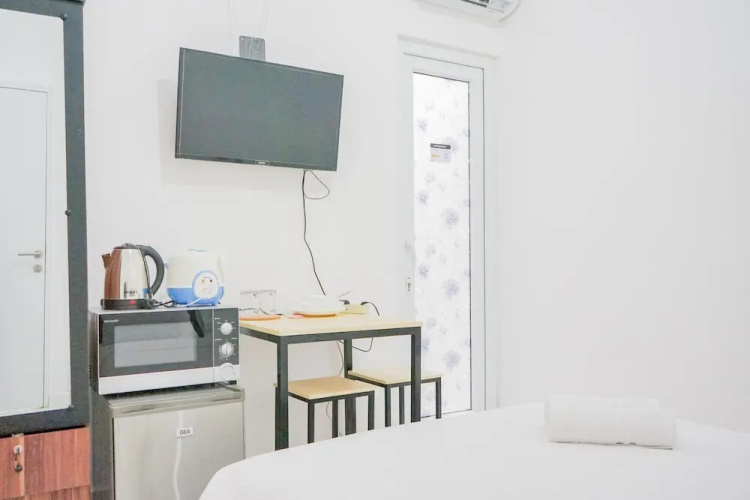 Minimalist and Simple Studio Apartment Aeropolis Residence