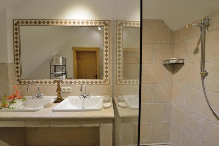 2 Bedrooms Double Apartment