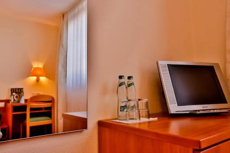 Mayers Waldhorn Hotel
