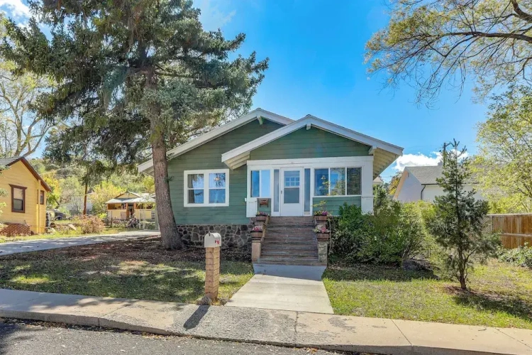 4 Bedrooms Cottage