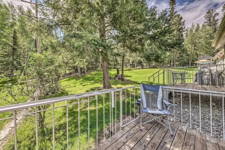 Cozy Cloudcroft Townhome ~ 1 Mi to Burro Ave!