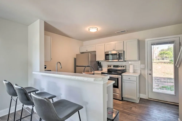 2 Bedrooms Apartment