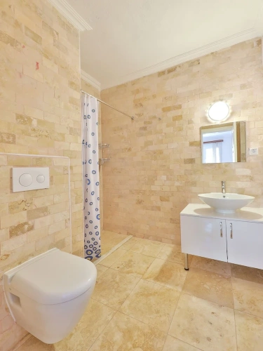 3 Bedrooms Luxury Apartment with balcony and with sea view