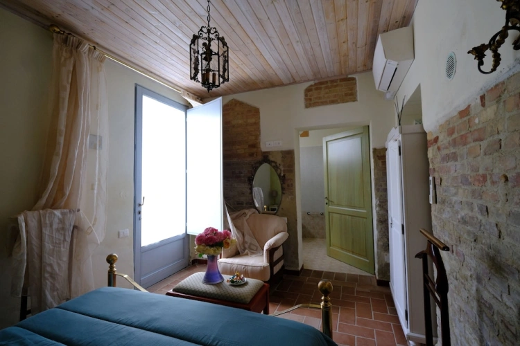 Classic room with garden view