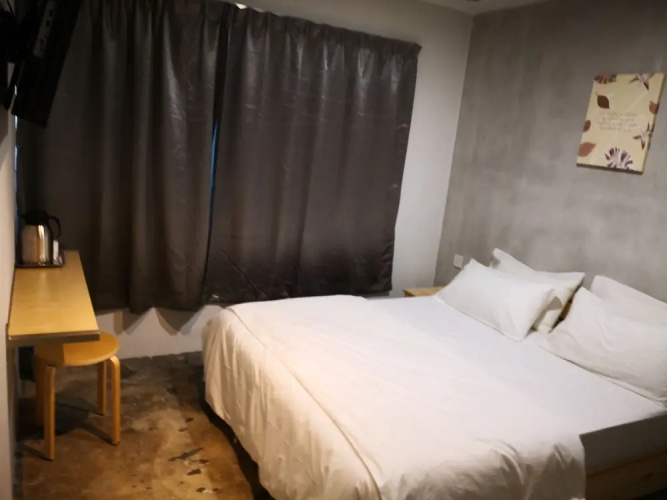 5 Bands Hotel
