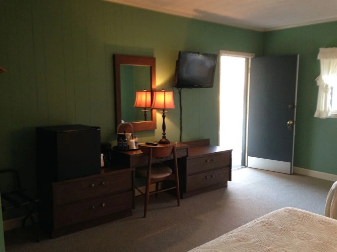 Alpen Acres Motel