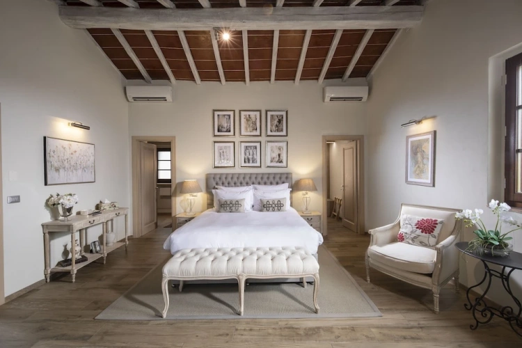 Grand Villa