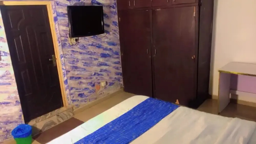 Autograph Apartment