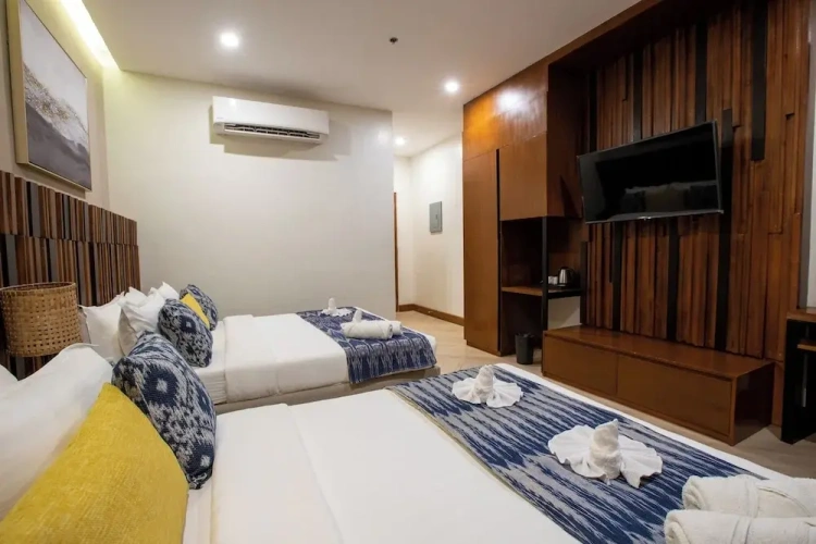 Premium Quadruple room with balcony and beachfront