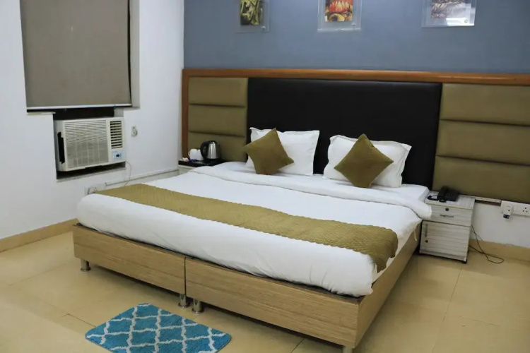 Vinayak Stay Sector 43
