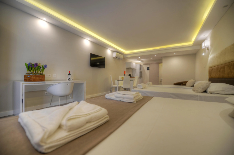 Onyx Suites & Apartments