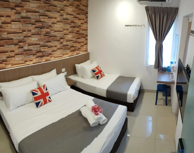 Standard Triple room