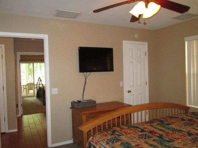 Golf 2 Screen Porches-View-Pointe Royale