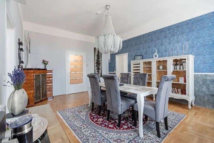 Grand Apartment