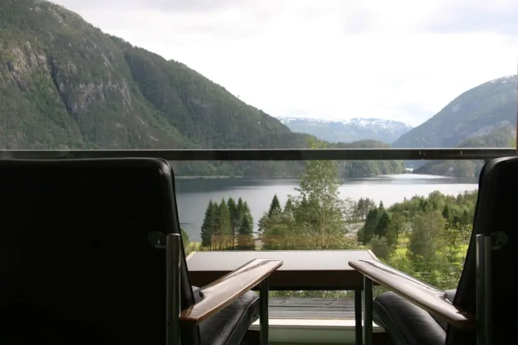 Junior Suite with lake view