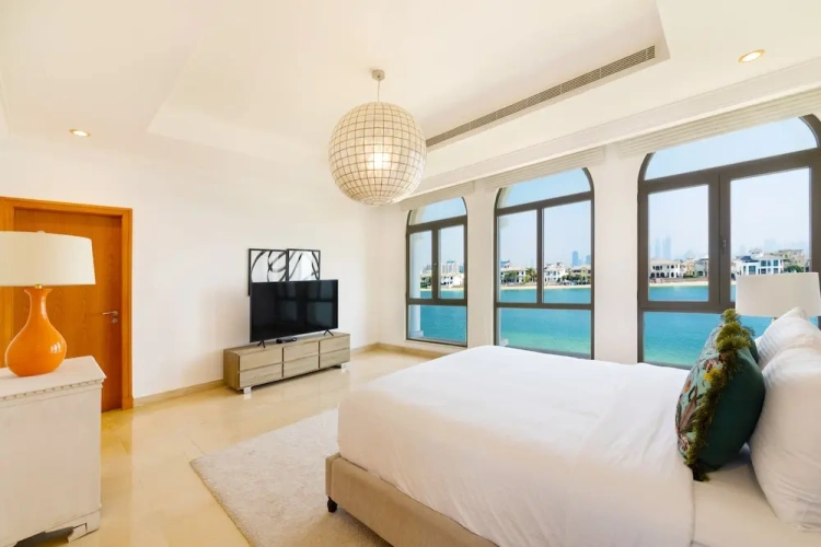 5 Bedrooms Luxury Villa beachfront